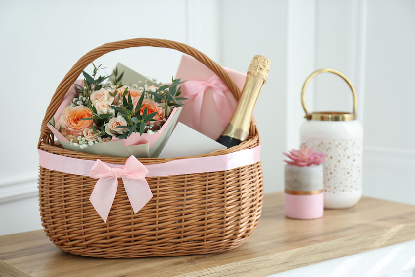 What to put in a bridal shower gift basket?